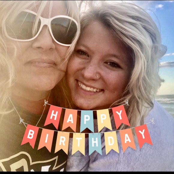 Meet your Posher, Kelli - Picture 1 of 1